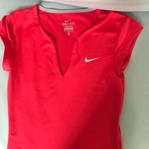 Nike top
